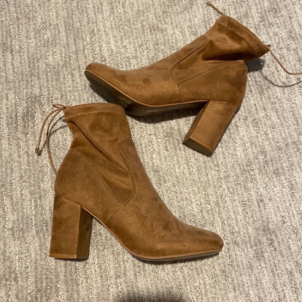 Chinese laundry tan booties 6.5 LIKE NEW